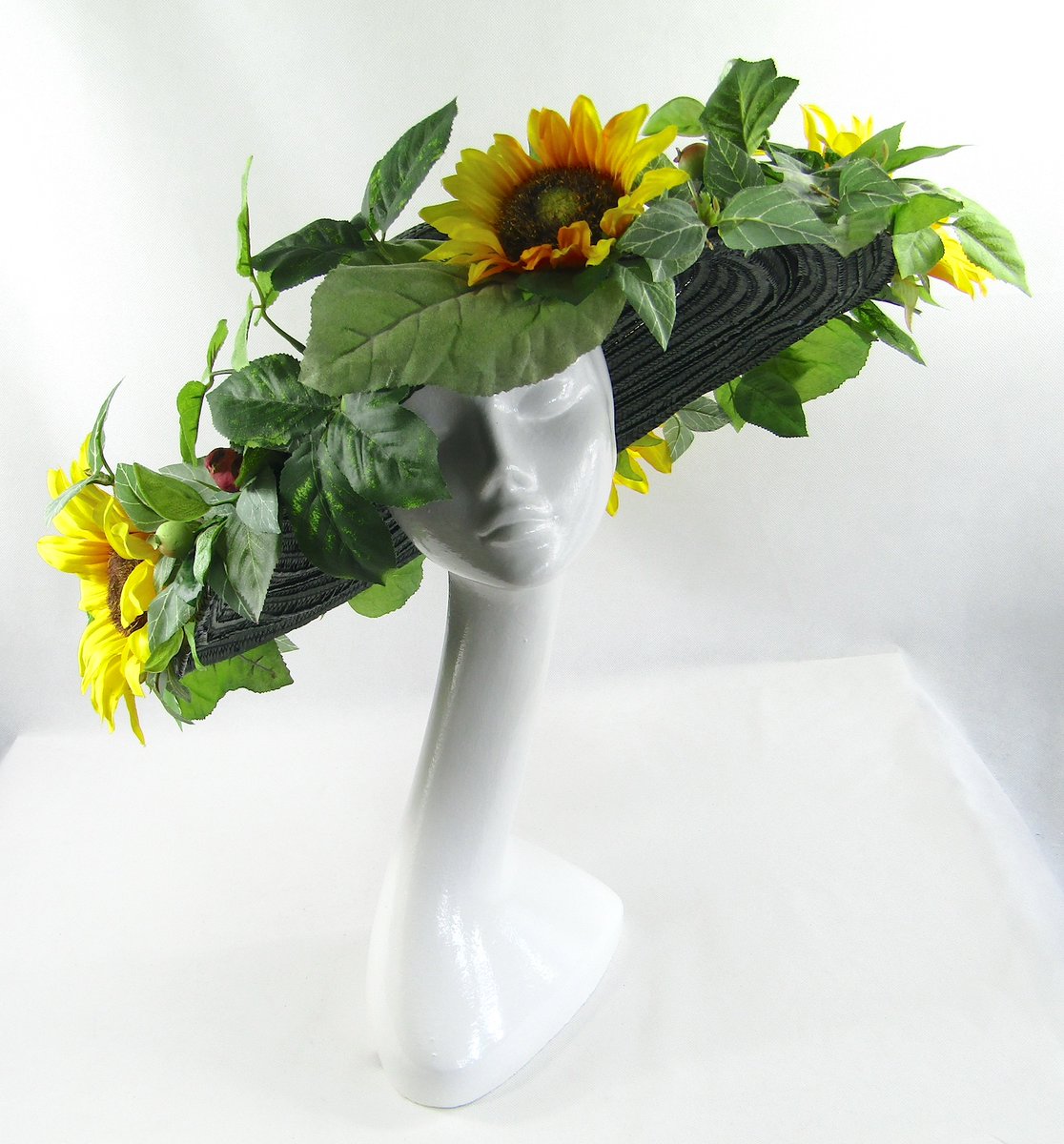 Eleda_Hats's tweet photo. Raffia Sewn Straw Large Sunflower &amp; Bird Hat - £285.00 https://t.co/kG2PzWoghh
#bespokehat #sunflowerhat #LeedsHatShop #yorkshire #milliner #Ladieshats #weddinghats #racehats #ladiesdayhats #Leeds #hats https://t.co/8d3wykKd3s https://t.co/xZ2ab1xGPo