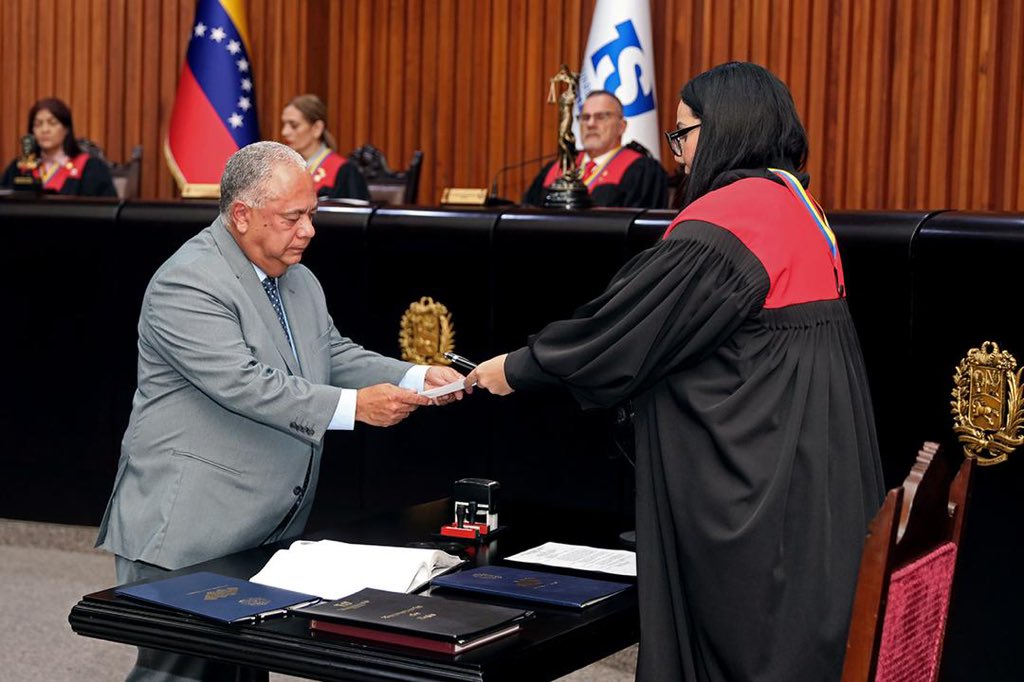 La imagen que le quitó el sueño a más de uno en Miami. CNE consigna la información electoral oficial solicitada por el Tsj.