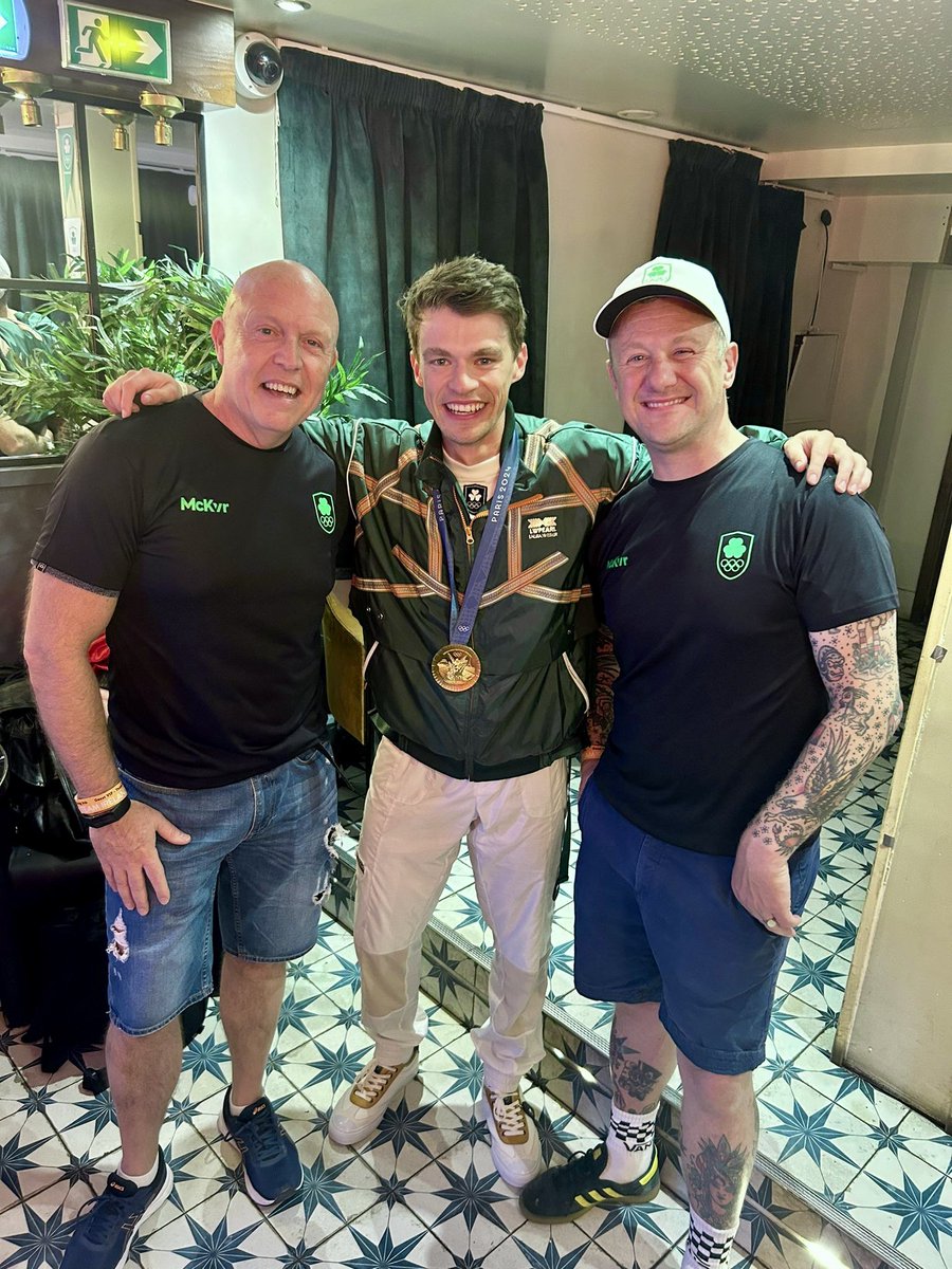 JimMcCabeFM's tweet image. A bit of the story so far . . . #GoldenGlory @radionova100 with @missquoteie @pjgallagher @ClintDrieberg #TeamIreland #Paris2024