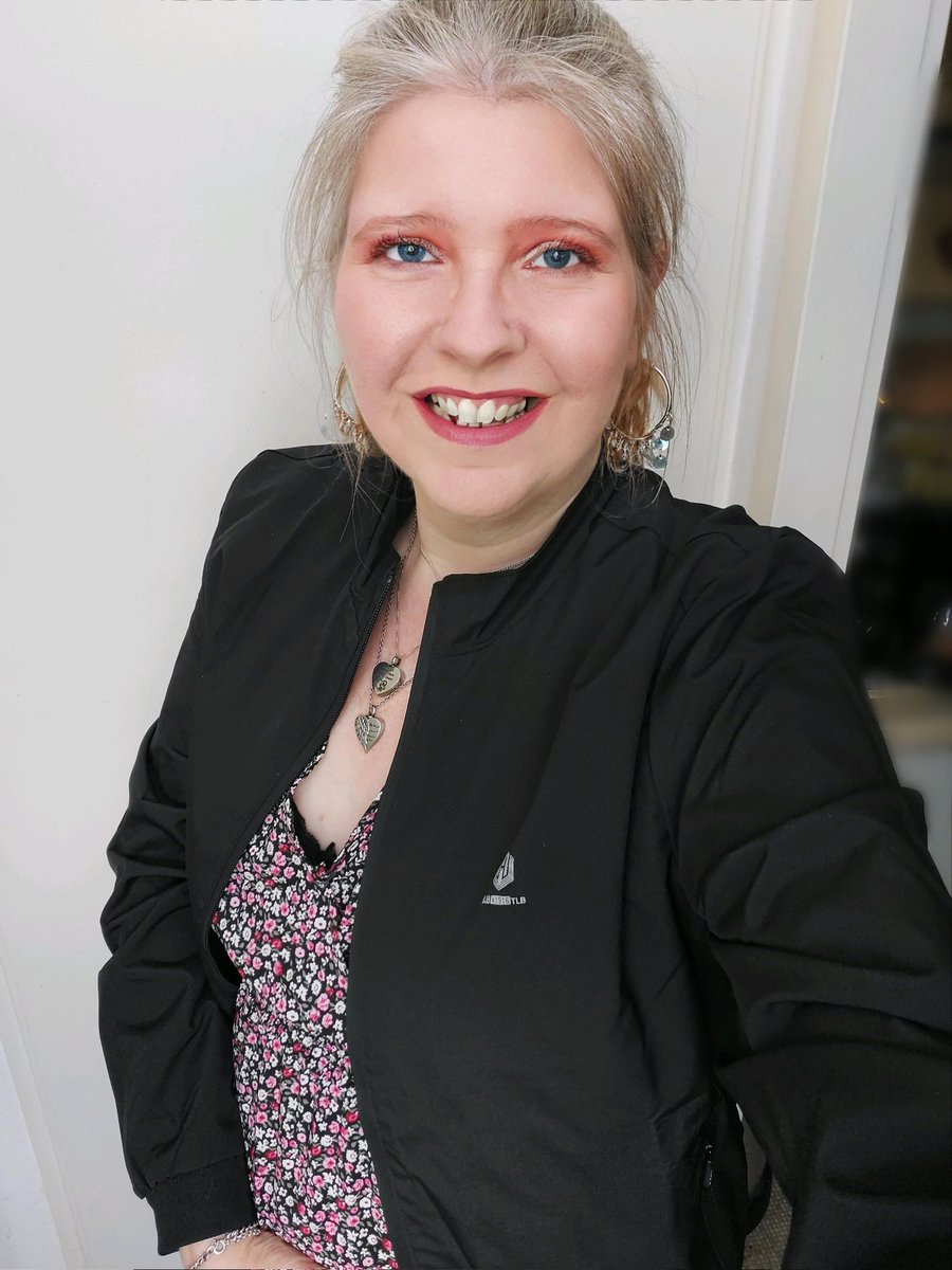 MirandaQueen tweet media