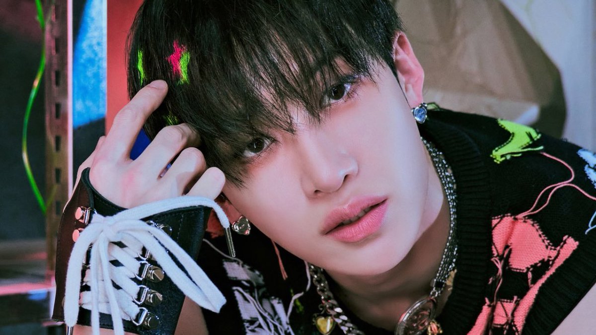 BANG CHAN ATE THE HAIRSTYLES THIS ERA <3