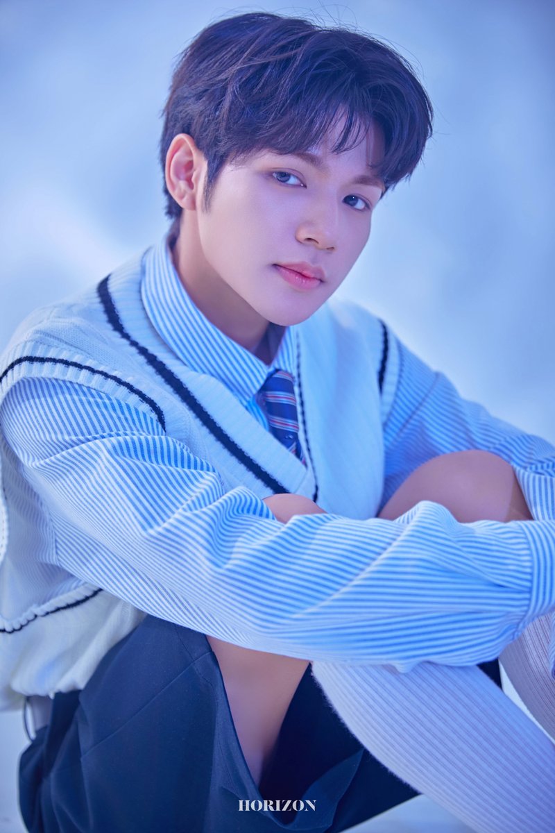 HORI7ONofficial's tweet image. Concept Photo🕺
🔜 2024.08.13. 12PM

GUSTO NIYO BANG MAKISAYAW?
WILL YOU DANCE WITH US?

#HORI7ON #호라이즌
#KIM #킴