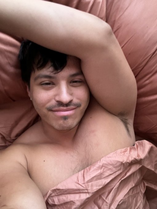 Watch uh's leaked NSFW photo on TwXstars