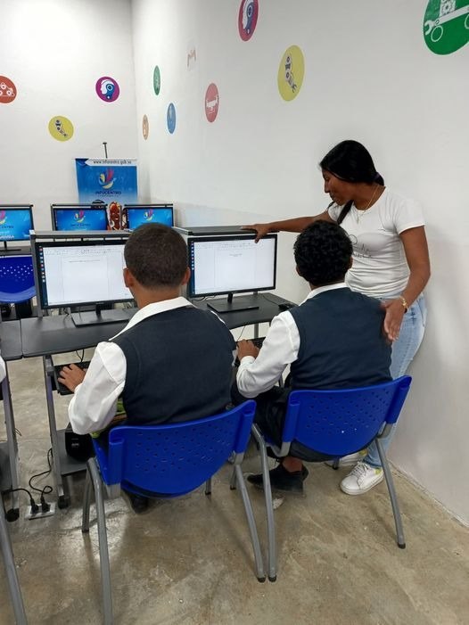 #6Ago
<a href="/InfocentroOce/">Infocentro_Vzla3</a> <a href="/InfoLaGuaira/">Infocentro La Guaira</a> 
Desde  el Mega Infocentro ubicado en el centro Didáctico del estado La Guaira  estudiantes del Ince, reciben taller básico de Open Office Writer.
#LoQueDigaNicolás #Infocentro
<a href="/Gabrielasjr/">Gabriela Jiménez</a> <a href="/LaRosaInfoVE/">LaRosaInfoVE</a> <a href="/brigadasCHCH/">Brigadas comunicacionales Hugo Chávez</a> <a href="/enunclicvlc/">caraboboenunclic</a>