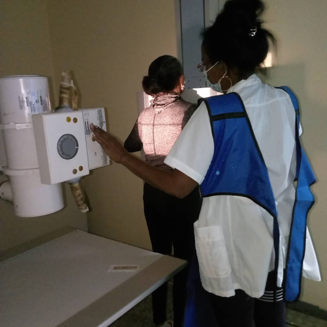 CAT de Tumeremos ,Estado #Bolivar  brindando servicios de Radiología.#CubaCoopera #CubaPorlaVida <a href="/cubacooperaven/">Brigada Médica Cubana en Venezuela</a> <a href="/Cubacooperabol2/">Brigada Médica 🇨🇺 Bolívar🇻🇪</a>
