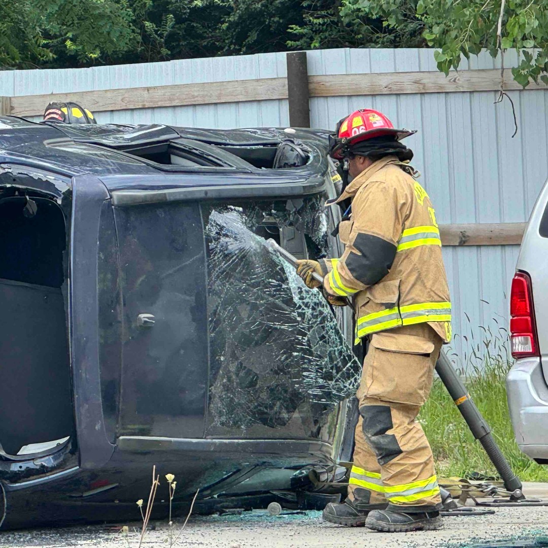 Columbia_Fire's tweet photo. The Columbia Fire Department recently conducted vehicle extrication training to enhance our emergency response capabilities. This hands-on practice is essential for ensuring the safety of our community. 🔧🚒

Thank you to Advantage Metals Recycling for the vehicle donations! https://t.co/aop6Z7Zcyg