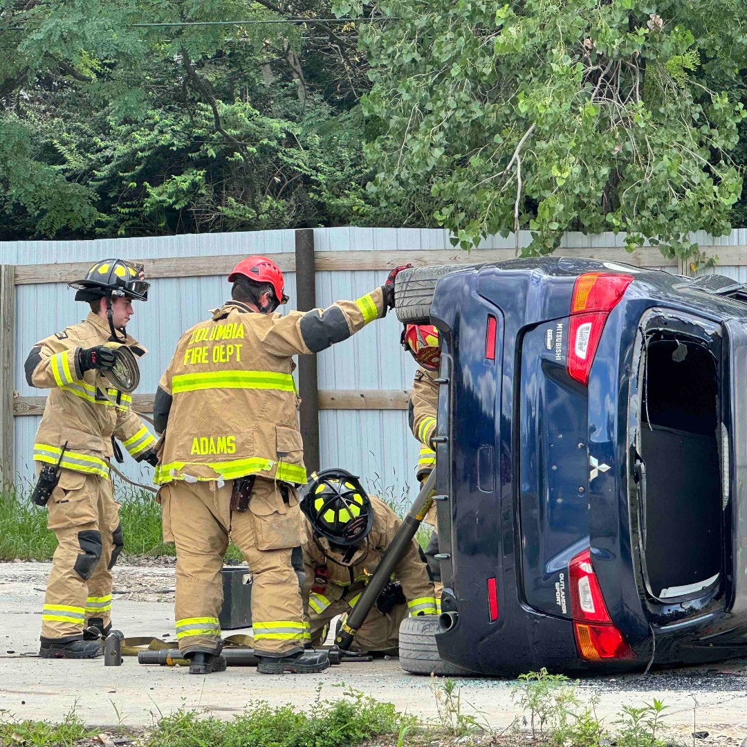 Columbia_Fire's tweet photo. The Columbia Fire Department recently conducted vehicle extrication training to enhance our emergency response capabilities. This hands-on practice is essential for ensuring the safety of our community. 🔧🚒

Thank you to Advantage Metals Recycling for the vehicle donations! https://t.co/aop6Z7Zcyg