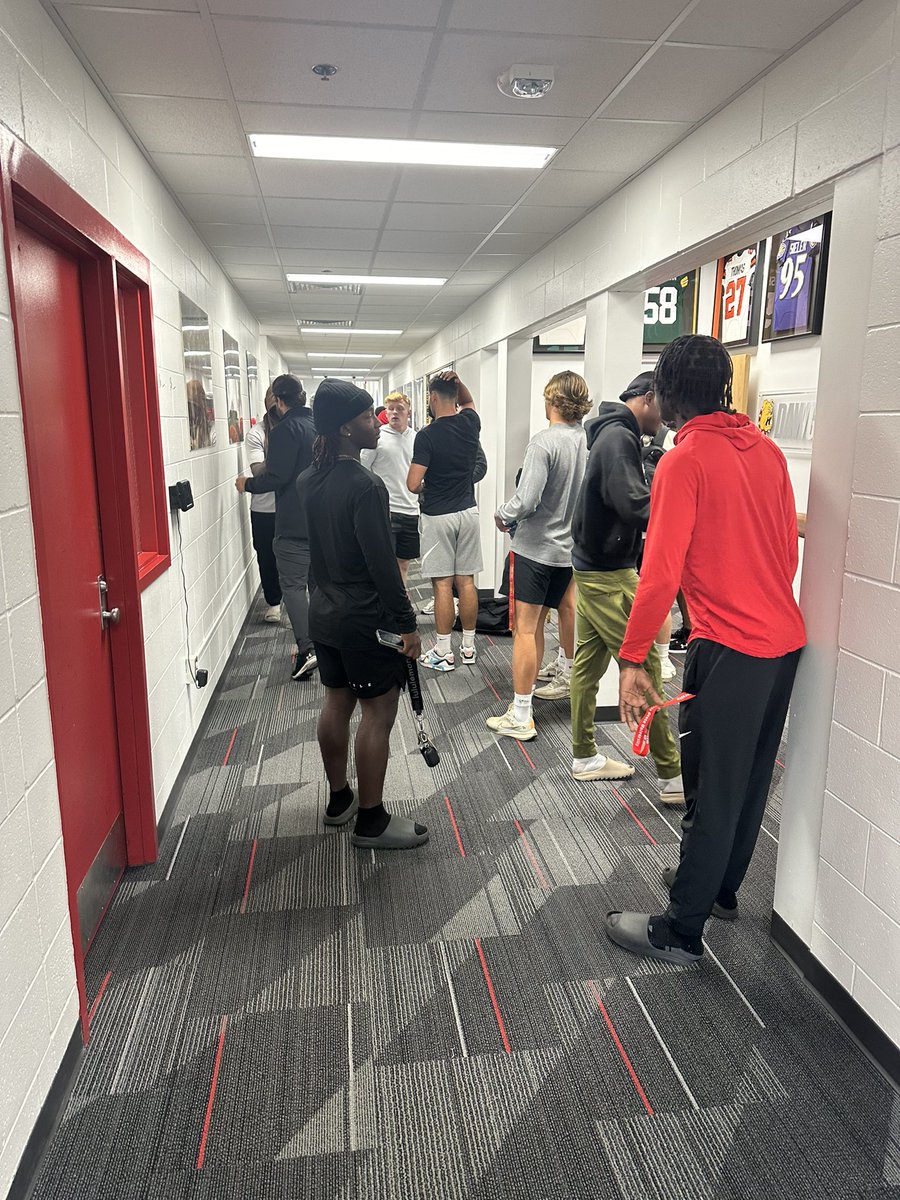 The 'Dawgs are here! Awesome to have the guys back in the building today!