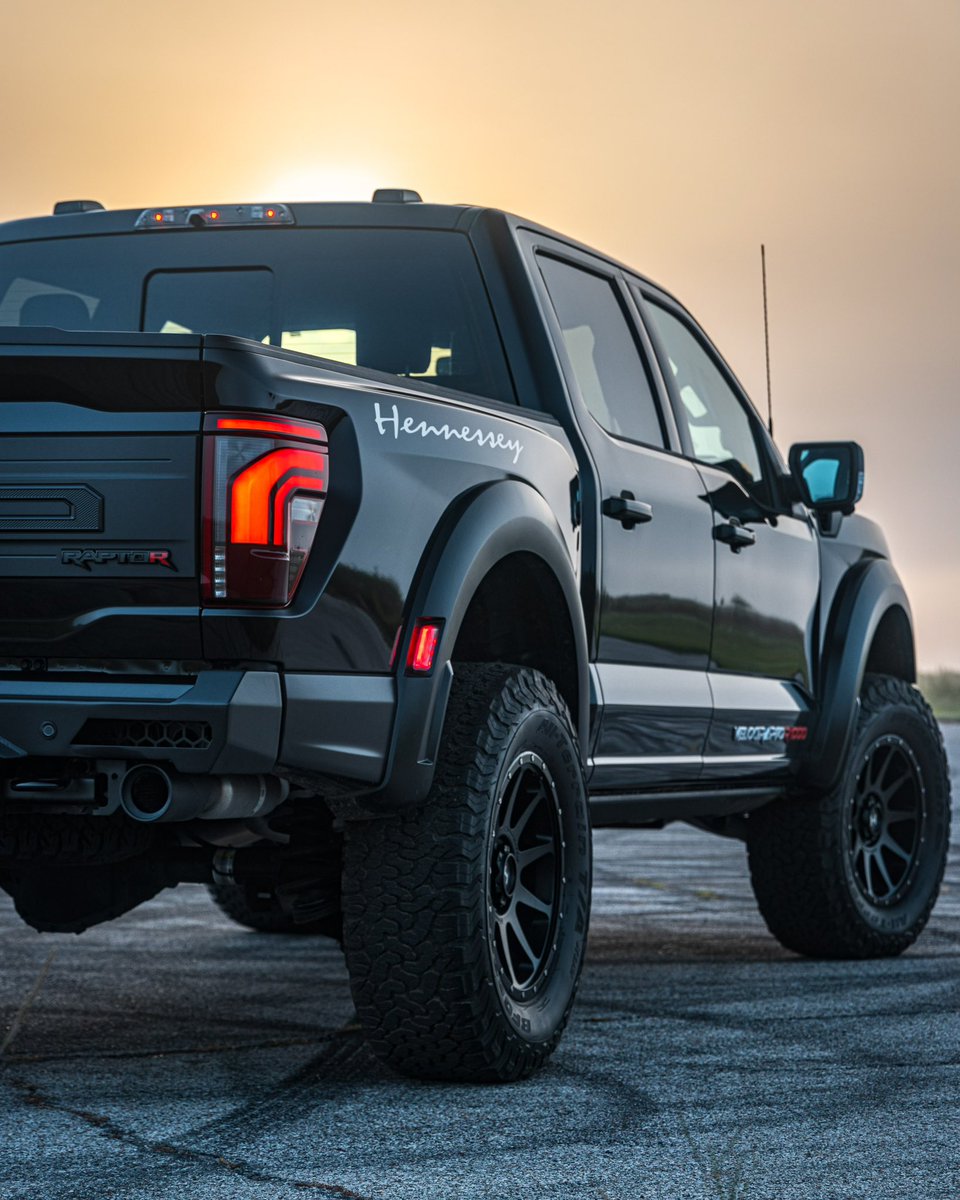 HennesseyPerf's tweet photo. 1,000 HP mornings just HIT different 🏴‍☠️

https://t.co/pkWNpqbBuk

#HennesseyPerformance #Ford #FordRaptor #RaptorR #VelociRaptor1000 #Trucks #FordPerformance #Raptor #RaptorAddiction #LongMayWeDrive #Horsepower https://t.co/euOthvxBnu