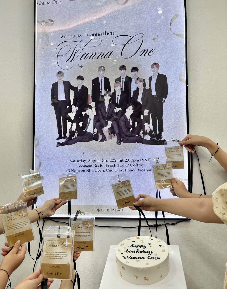 preciwous11's tweet photo. Thank you #WannaOne for being the reason we gather every year. Our love for you will forever stays GOLD.

#우리워너원_데뷔7주년_축하해 
#7YearsWithWannaOne https://t.co/DCR2KzgWI6