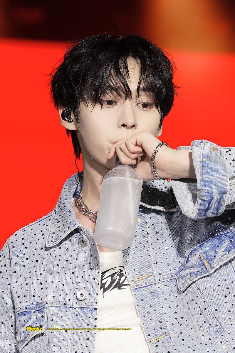 ffleekz's tweet photo. 240802 Lollapalooza
#리노 #LeeKnow #StrayKids https://t.co/MXlw2wHHFc