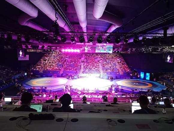 A partir de las 12:15 PM se reanudarán las acciones con los duelos de semifinales, por bronce y finales en las divisiones de 77 kg (grecorromana), 97 kg (grecorromana), 50 kg (libre femenina), 60 kg (grecorromana), 130 kg (grecorromana) y 68 kg (libre femenina).
#PeriodicoGiron