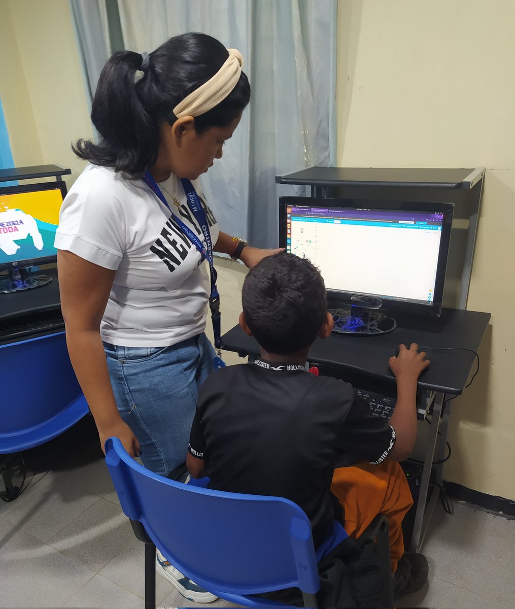 Facilitadora de Urimare dicta taller De Mblock a niño de la comunidad #LoQueDigaNicolás 

<a href="/NicolasMaduro/">Nicolás Maduro</a>

<a href="/Gabrielasjr/">Gabriela Jiménez</a>

<a href="/LaRosaInfoVE/">LaRosaInfoVE</a>

<a href="/BrigadasCHCH/">Brigadas comunicacionales Hugo Chávez</a>

<a href="/jgarridoFfm/">J Garrido</a>