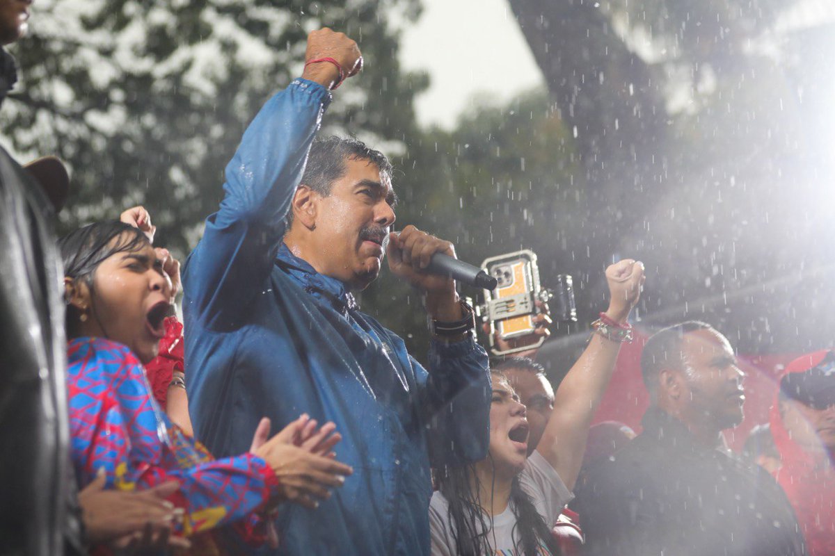 Maduro rompe relaciones con WhatsApp y llama a la juventud a perseverar por la paz goo.su/TNBOzd0 

#LoQueDigaNicolás 
#ChaoWhatsApp