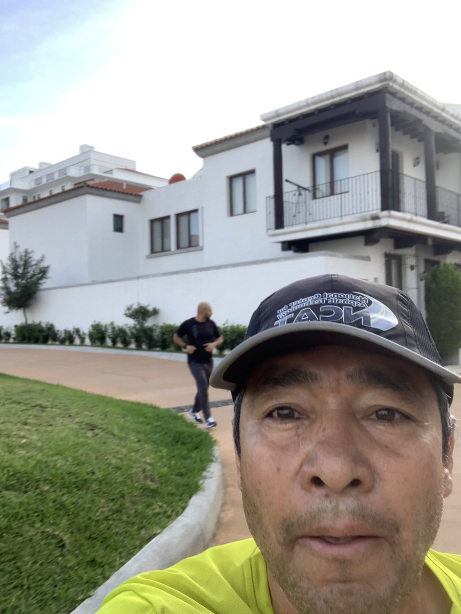 VCincire's tweet photo. Hoy en Cayala, Guatemala City, 5 km, la mejor manera de iniciar el día. Te comparto una pincelada de asfalto: Los principales retos de la conservación de carreteras en Mexico. Cuáles otros identificas?. https://t.co/8RUlOHDM64
