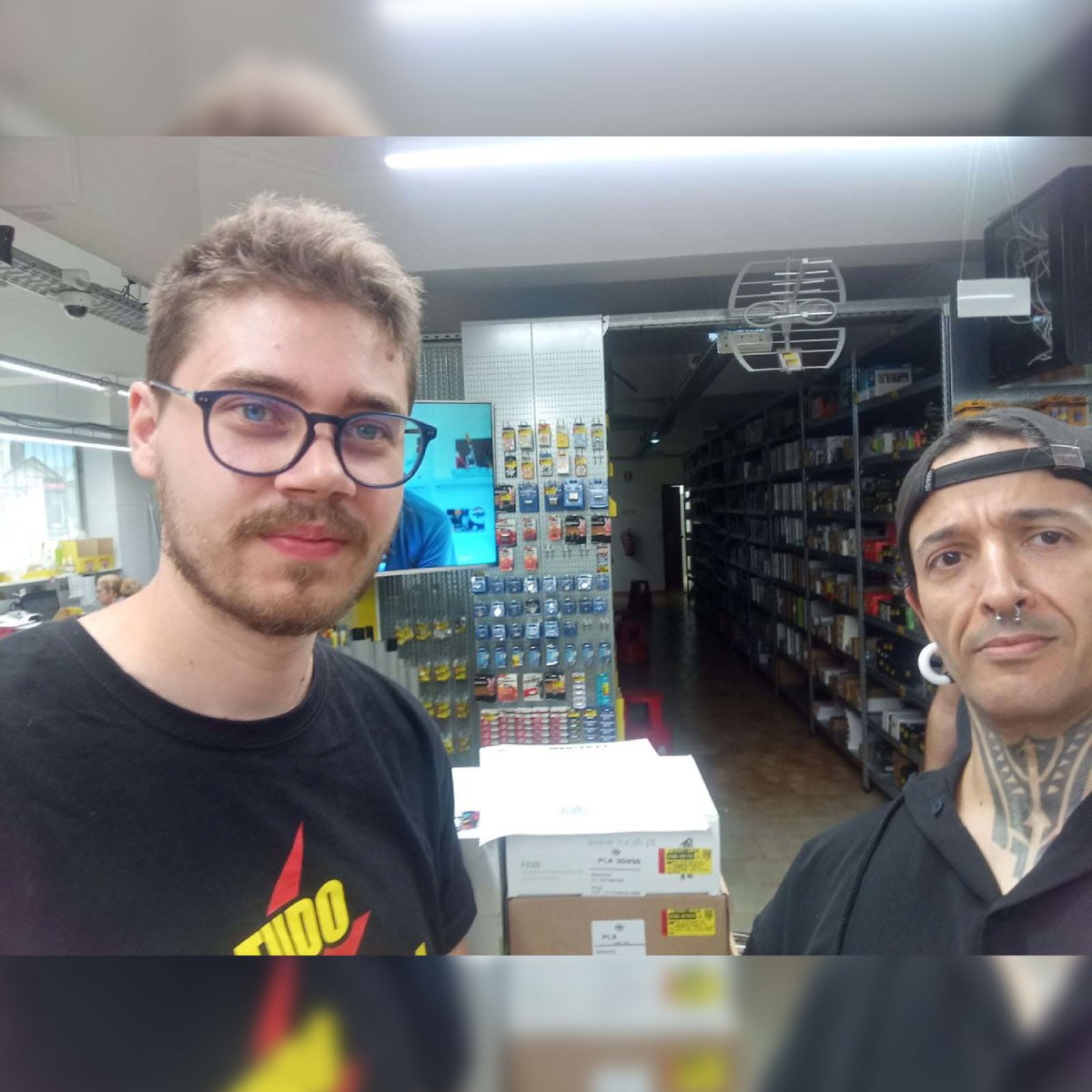ratoadcc's tweet photo. 📸
🇵🇹 A @mauser_pt doou ao Espaço 0f1c1n4 da #RatoADCC vários consumíveis que darão às várias atividades de formação e apoio a associações locais.
À Mauser o nosso obrigado pelo apoio e pela #parceria.

#Obrigado
. . .
🇬🇧 Donation from a local company https://t.co/OkqxmJUFZ1