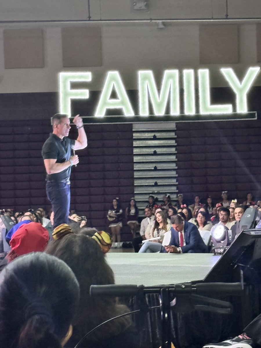 Las_Yescas's tweet image. LFCISD Convocation 2024! @LosFresnosCISD