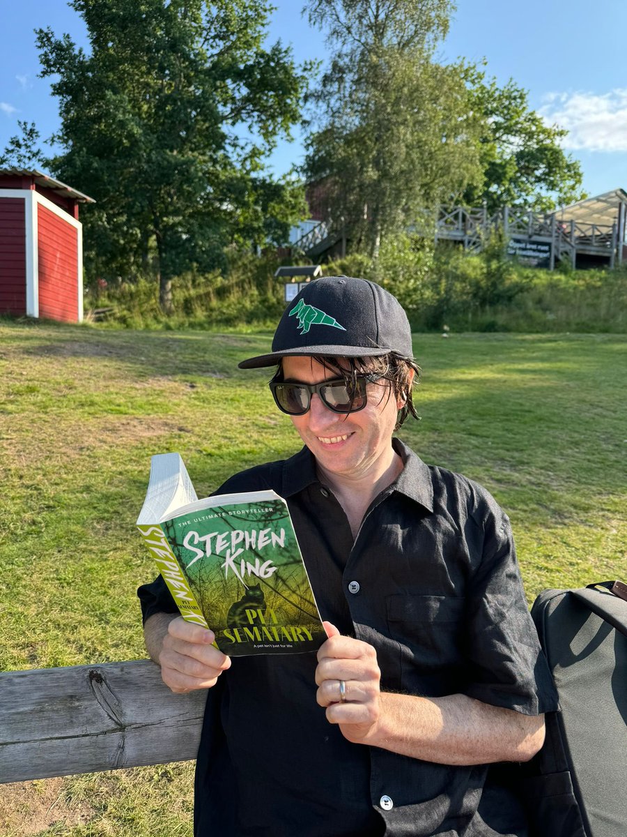 Danny Robins tweet media