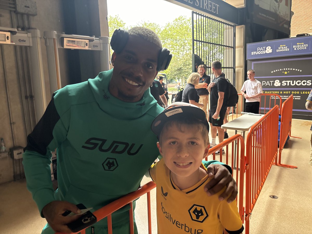 MMIMWolves's tweet photo. Absolutely amazing experience, hoping ⁦@Wolves⁩ you’ll come back next year 🇺🇸 #wearewolves https://t.co/3954vXQ8sP