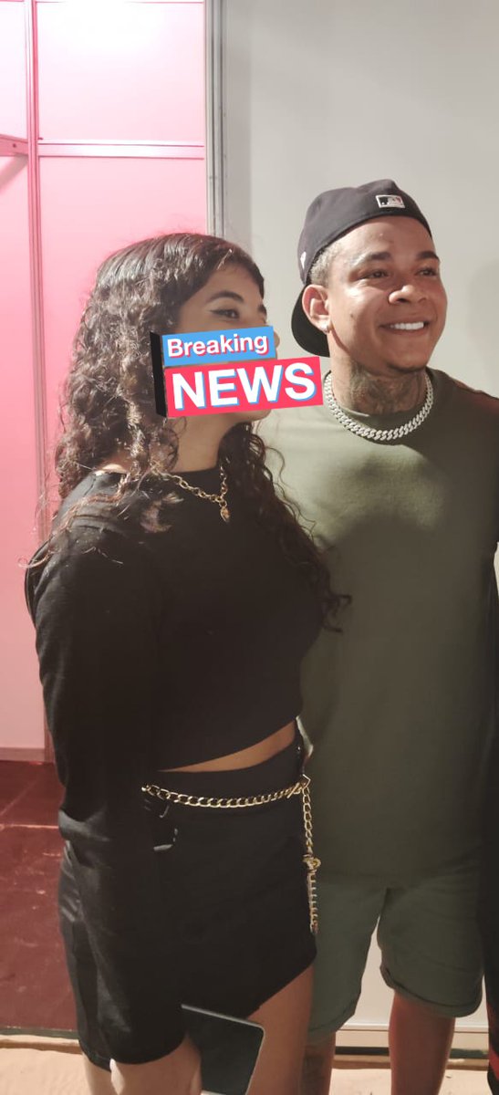 nallylinda_'s tweet photo. Esse moço me parou pra tirar foto com ele e eu tirei né #humildadesempre https://t.co/FqoV5WYncZ