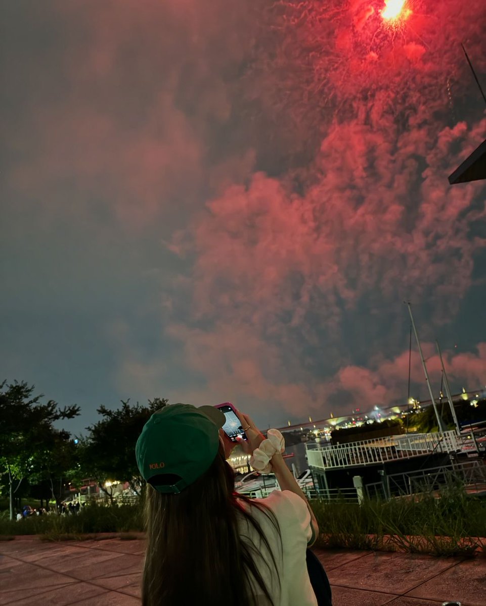 bester_er's tweet photo. คือมันเต็มไปด้วยความรู้สึกมาก แบบพี่เจ deserve all the love and happiness in the world จริงๆอ่ะ มีความสุขมากๆนะเจสสิก้า เป็นพี่เจที่มีความสุข แล้วก็มีแต่รอยยิ้มตลอดไปเลยนะคะ โอ้ย ปริ่ม ปลื้มใจ ไม่รู้จะบรรยายยังไง มันแบบ 17 ปีของเจสสิก้านะเว้ย! แบบเนี๊ย😭🥳 https://t.co/tlqTOJWpmp