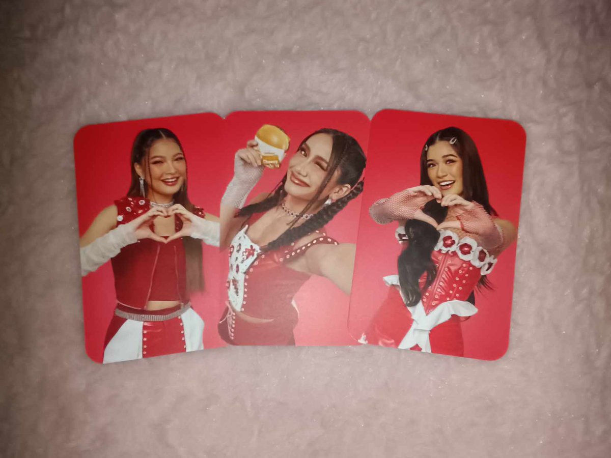 cashchaeng's tweet photo. colet, sheena, &amp; aiah jollibini pcs
– PHP 135 each + 15 pf
– pref buyer who will get all 3
– location: cebu
– mod: jnt
– mop: gcash, maya

wts lfb ph bini jollibee burger heart photocard https://t.co/limHIQorFF