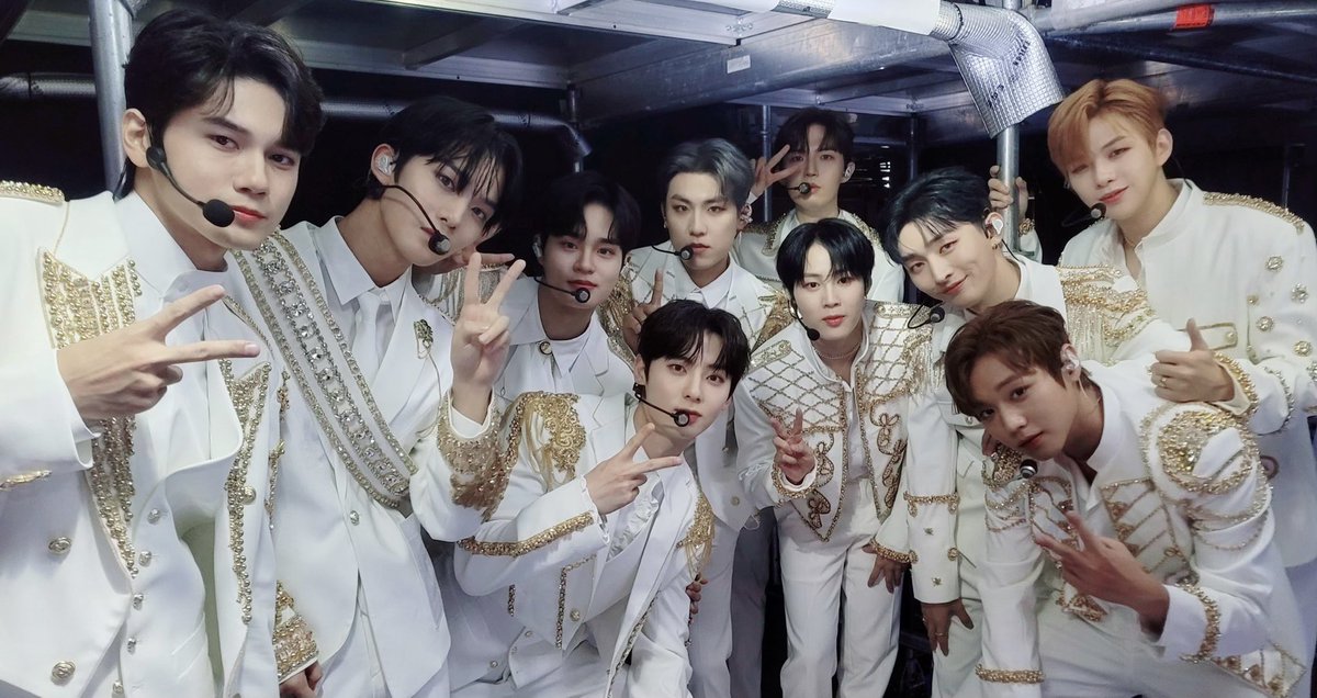 imlucie177's tweet photo. #우리워너원_데뷔7주년_축하해 
#7YearsWithWannaOne https://t.co/B5BOd7K6zb