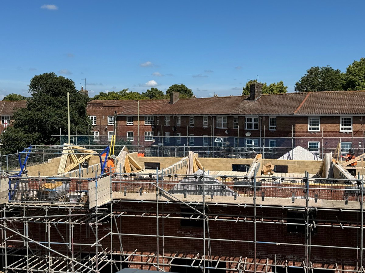 ReadBrothersLtd's tweet photo. Award winning housebuilders, The Hill Group, are near completion of the former Jarrold’s site of Norwich https://t.co/uhomcgWBEg .  Since mid-2022, we’ve been delivering #trusses, #timber, #spandrels, and #easijoists for the whole development.
Worth a look! https://t.co/o04NIecYyR