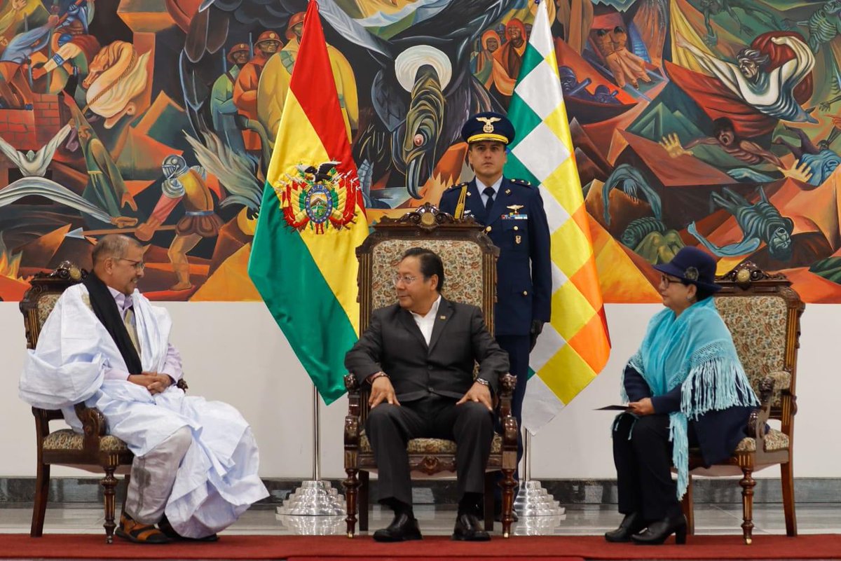 EmbSaharauiBo's tweet photo. En nombre del gobierno de la RASD  y del pueblo saharaui,  expresamos nuestras más sinceras y fraternales felicitaciones al gobierno del Estado Plurinacional de Bolivia y al hermano pueblo boliviano en el 199 aniversario de su independencia.
Mucha prosperidad. https://t.co/JN7IxtYkZr