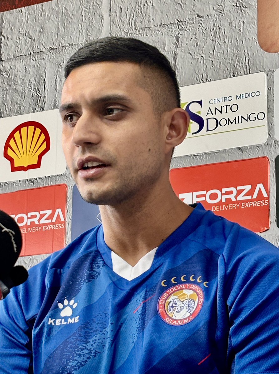 Periodista: - ¿Ya te quitaste la camisola (del equipo capitalino)? 

Jorge Aparicio: 🗣️ “Sé a la institución que hoy en día me está dando de comer, afuera puedo decir mil cosas, pero prefiero hablar en la cancha.”

#XelajúMC