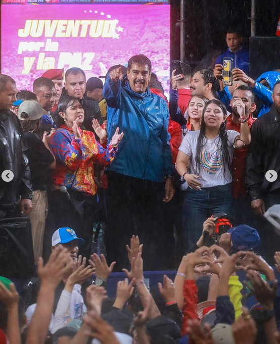 #LoQueDigaNicolás 

El primer paso es el #RetiroVoluntario, progresivo y radical de WhatsApp.
<a href="/NicolasMaduro/">Nicolás Maduro</a> 
<a href="/Gabrielasjr/">Gabriela Jiménez</a> 
<a href="/LaRosaInfoVE/">LaRosaInfoVE</a> 
<a href="/ActivosenRedVe/">Activos en Red 📻📻</a>
