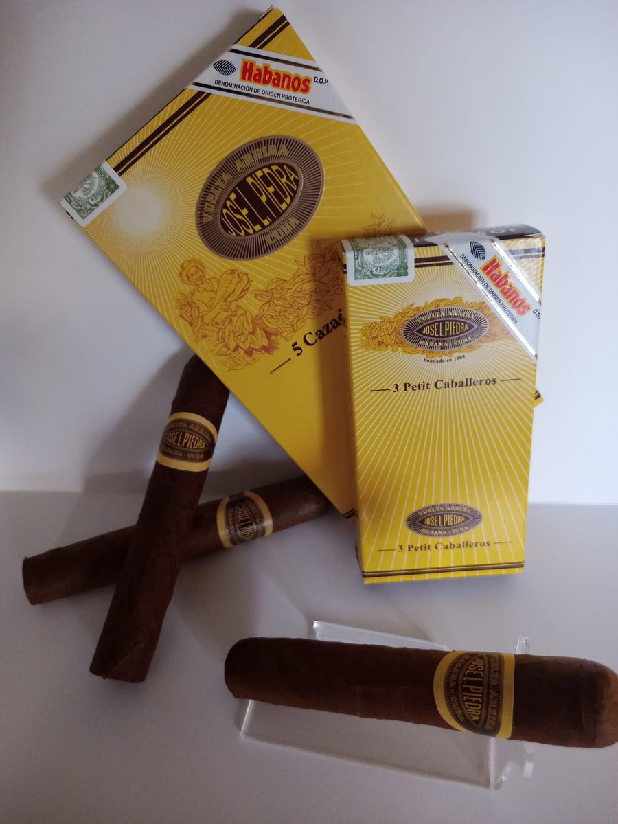 Tabaco_Holguin's tweet photo. 📷José Lamadrid Piedra, nuestra casa matriz.
Produce para que Ud. pueda disfrutar, deleitar el paladar, sentir la magia y saborear los sutiles sabores y aromas de la ligada.
#tabacoholguín https://t.co/J1psC0TY6Q