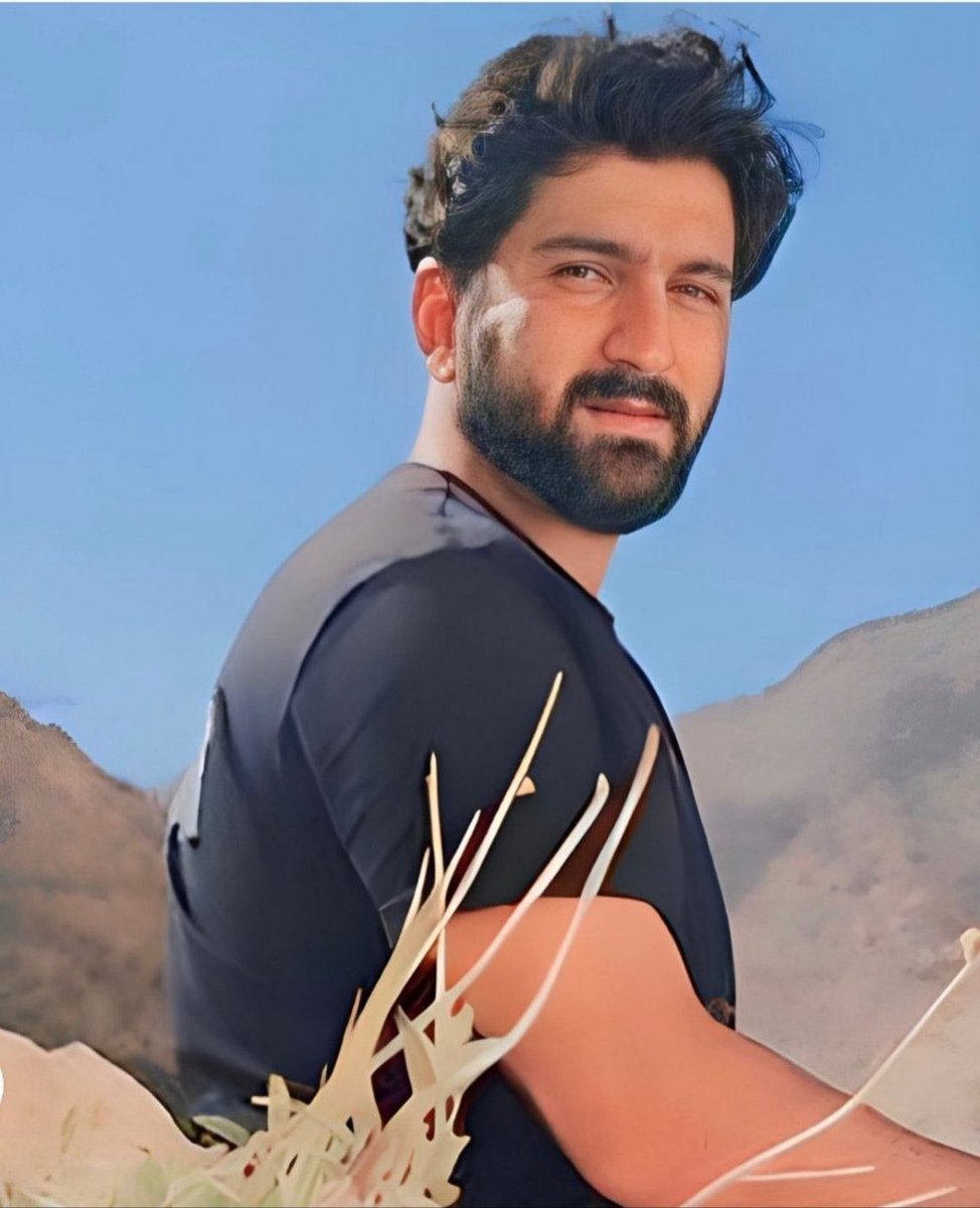 #RezaRasaei, 34, was executed by the Islamic regime in Iran today during the morning call to prayer.

He was arrested in December 2022 for courageously protesting in the streets and demanding freedom. For months, his life hung in the balance as regime officials repeatedly