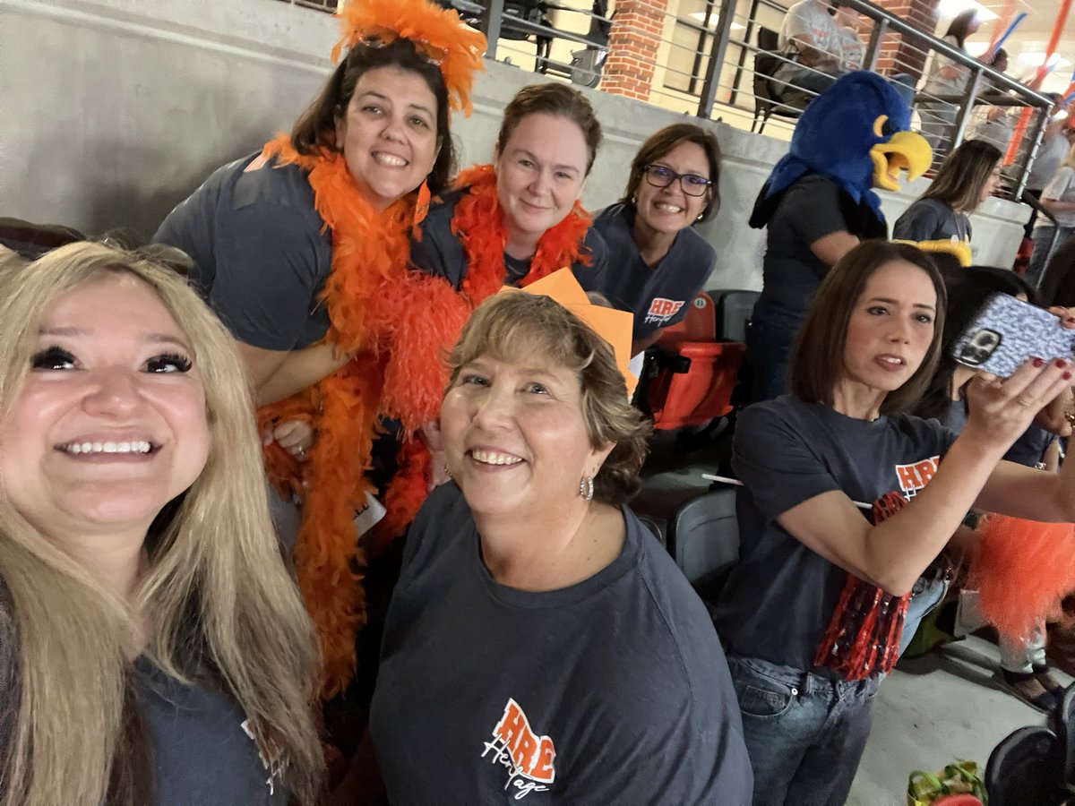 mon_lev's tweet photo. LPISD Convocation—The Energy Ignites us!!
#TaketheChance #BeTheLegacy https://t.co/GeB1nSa8Ik
