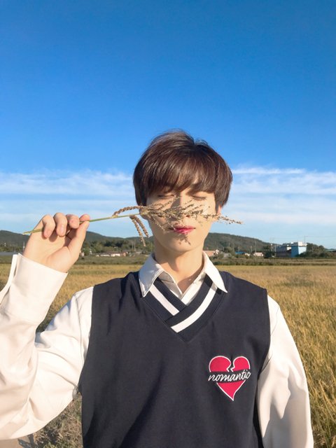 xionsarangdan's tweet photo. [#시온] 공식카페 셀카 모음💜 https://t.co/9u4bZuJ5SR