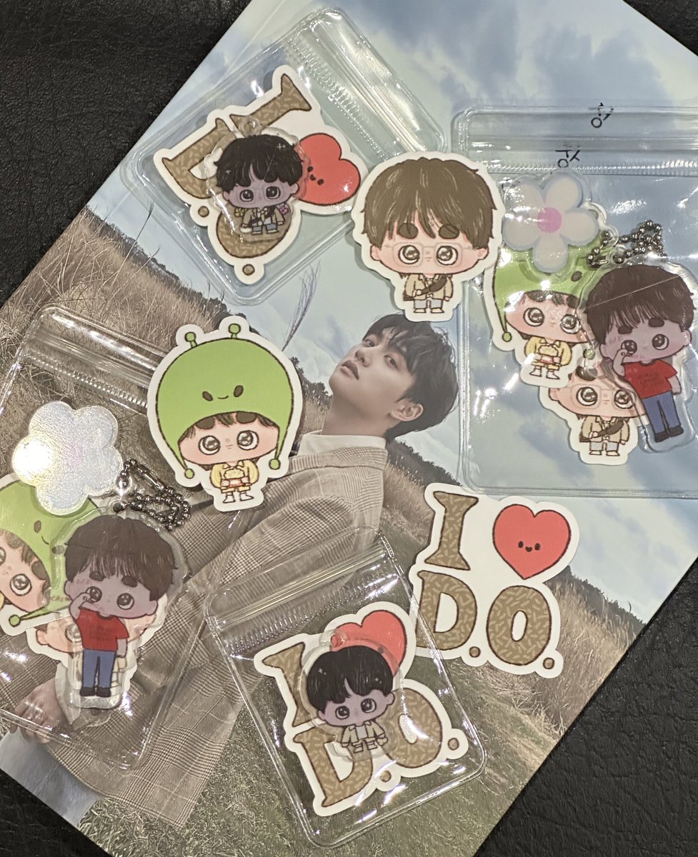 minilnat's tweet photo. ✨🌸 ‘Giveaway BLOOM in BKK 💐’ 🌸✨

🐧 Big Keyring set + Stickers 20 เซ็ต/วัน
🧚🏼 โชว์ฟตกคยองซู 2 ใบ

🐈‍⬛ Mini Keyring + Sticker 80 เซ็ต/วัน (แรนด้อม 4 ลาย)
🧚🏼 โชว์บัตรคอนเสิร์ต

🌟 Date : 10-11.8.2024
🎀 Location/Time : TBA

#ใครไม่มาคยองซูMars
#FANCONCERT_BLOOM_inBKK
#minilnat https://t.co/8ApX7Q4p0Y