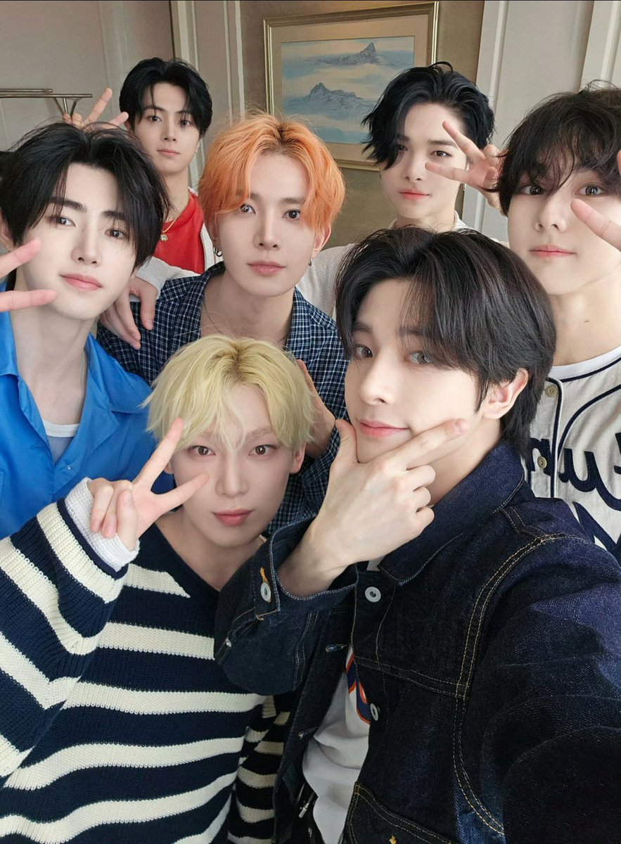 luv4jakeuwon's tweet photo. CMN 7 MEMBER AJGGG
RESPECT KIM SUNOO
@BELIFTLAB
Using promotional photos/contents of Enhypen without Sunoo is very disrespectful and unprofessional. All members deserve to be promoted equally. Stop leaving member/s out.
#SUNOO #선우
#RespectKimSunoo
#WeAreAlwaysWithSUNOO https://t.co/XsW6bRn515