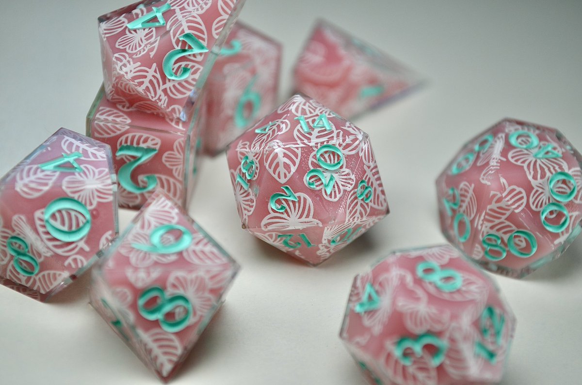 2crit2quit's tweet image. 🌺🌿
I do/take my own stunts/photos 
#dice #naturecheck