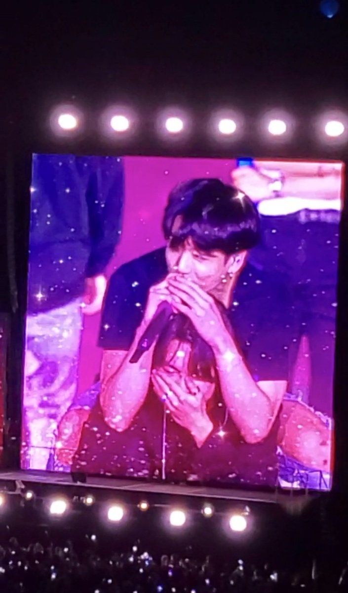 i_fics's tweet photo. @jklovee___ @PeachyJiminie17 I couldn't tell over my hysterical crying.. https://t.co/yQ18kXHdoe