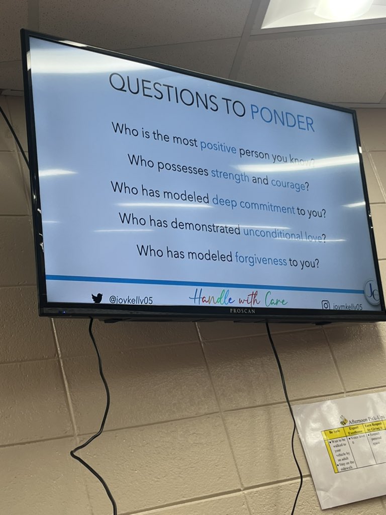 alexiscarnes15's tweet photo. Love this time spent with @joykelly05 I can’t wait to apply this mindset and be there more for our students this year and keep good relationships with parents ♥️ https://t.co/TMaOlo261O