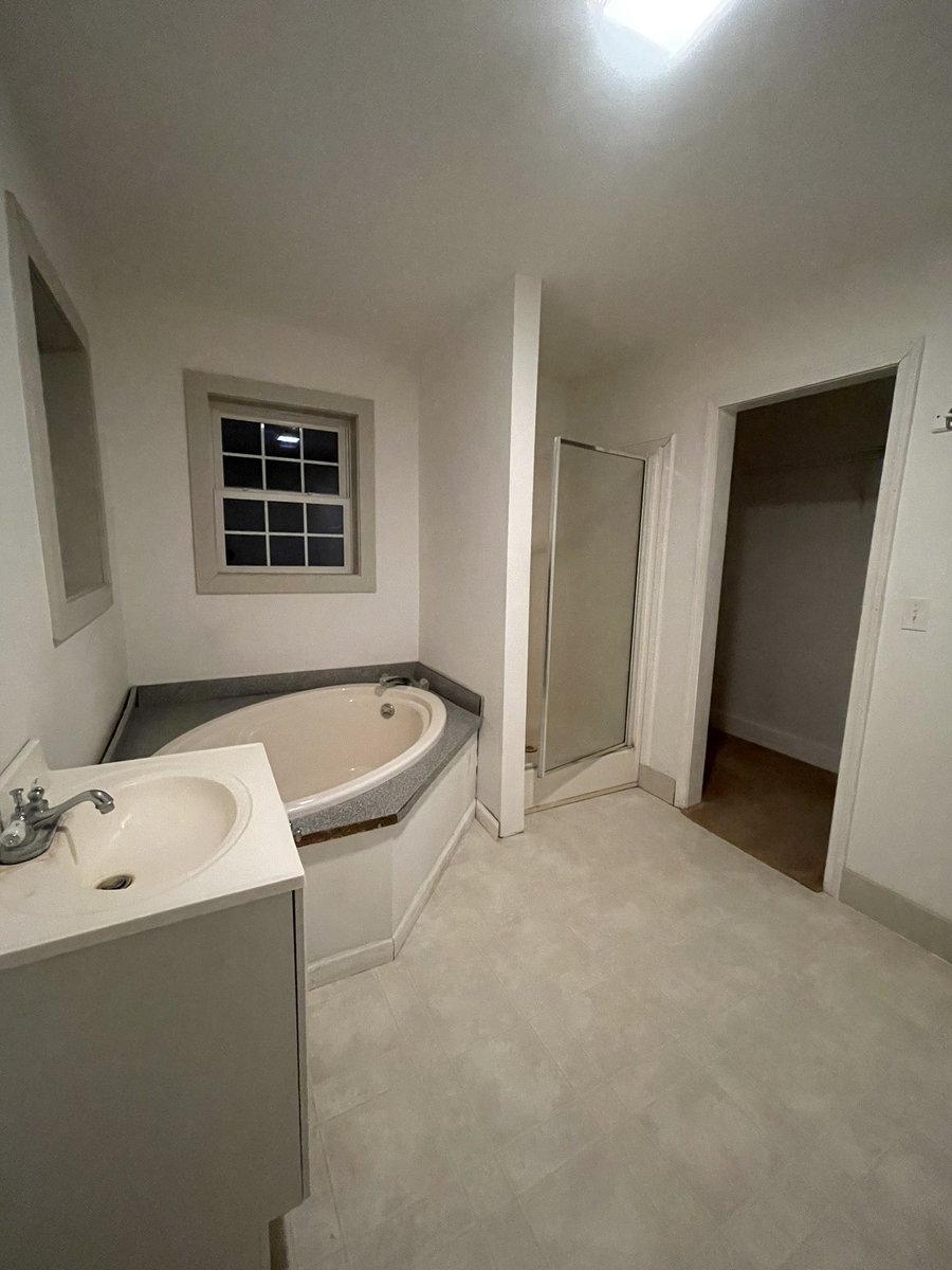 gymnacg's tweet photo. @marcuslemonis We bought a fixer upper and this has been the state of our master bathroom for 2 years because we havent wrapped our heads around how to fix the layout and it’s so expensive to fix. We have ideas of what we want to do and could really use help to make our dreams happen!!🤞🏻 https://t.co/YKxt87X6ac