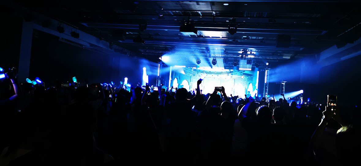 unnamednow00's tweet photo. I became vtuber cuz I lost my voice due to panic attack. There is a terrible demon living on stage and judges your efforts and talents. It conquered me once but HK was really warm and full of love. You brought back my voice and made me who I am today. Thank you, I love you all. https://t.co/eUGM6uYbtq