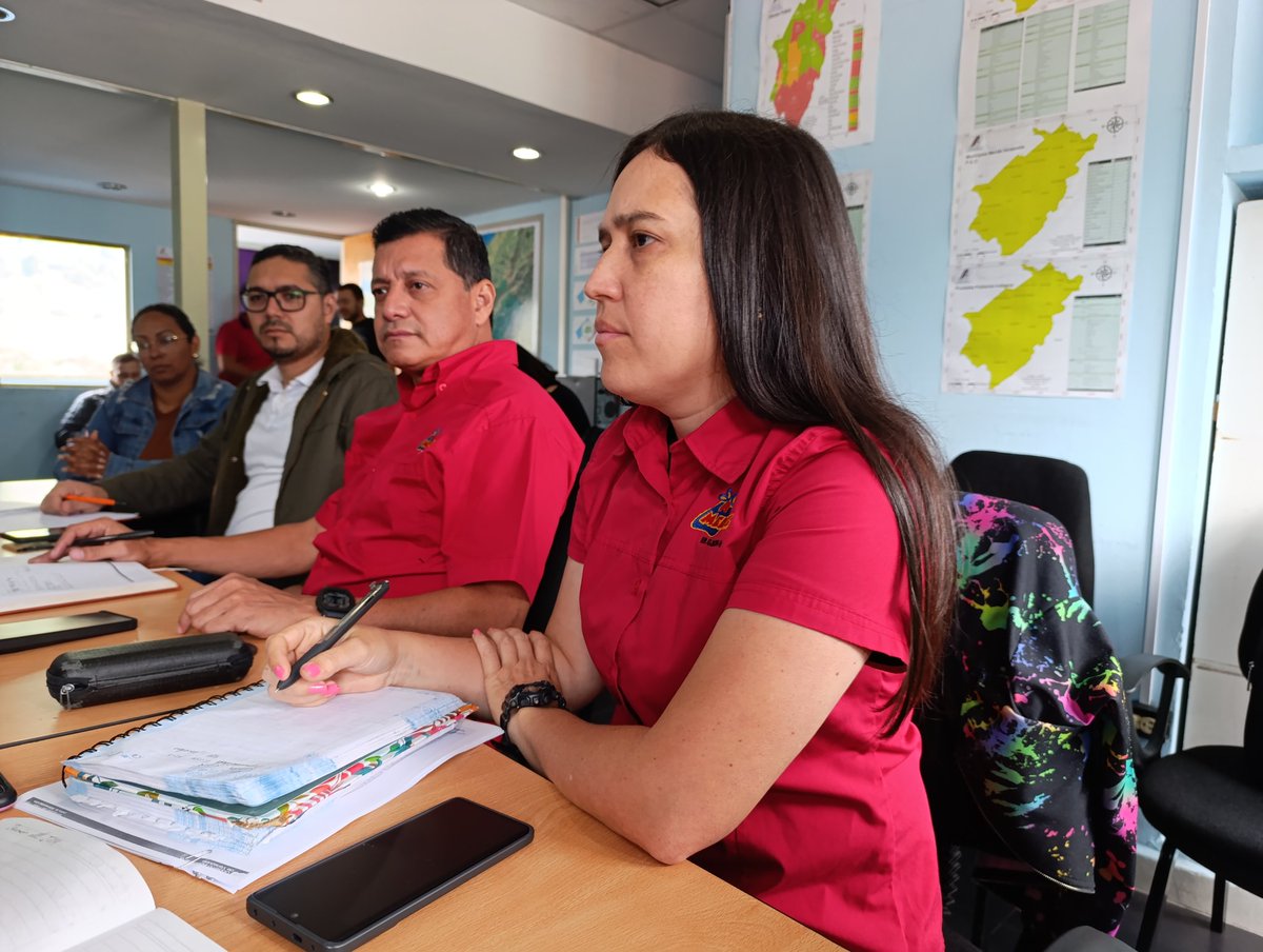 Pueblo_Merida's tweet photo. #Merida || Reunión ordinaria del Estado Mayor de Alimentación en Aras de Planificar la distribución de alimentos para los Comités Locales de Abastecimiento y Producción (CLAP) así como los programas sociales en la entidad. 
#ChaoWhatsApp https://t.co/CcnN2sUICu