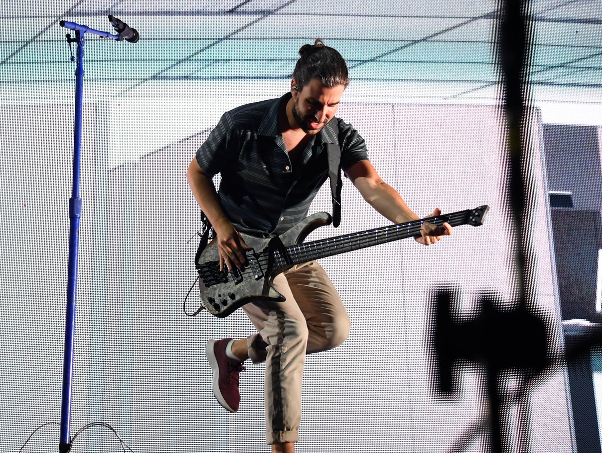 Back like they never left. Thanks for another incredible show, <a href="/AJRBrothers/">AJR</a>! 💥 #TheMaybeManTour

📷: Brian Babineau