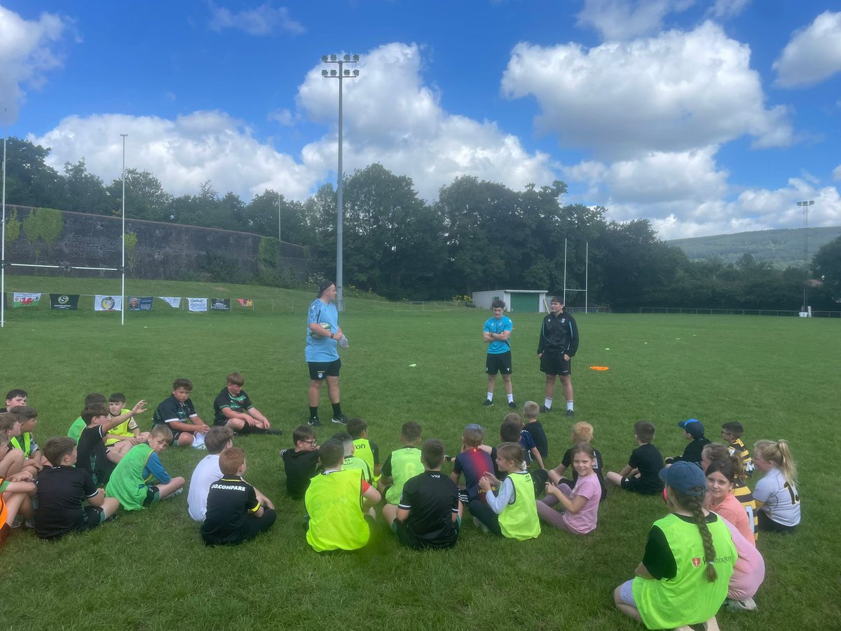 Great day today at <a href="/AbercwmboiRFC/">Abercwmboi RFC</a> running our #WRUFitFedFun Camp in partnership with <a href="/WRU_Community/">WRU Community - Wrth galon y genedl</a> <a href="/WelshRugbyUnion/">Welsh Rugby Union 🏴󠁧󠁢󠁷󠁬󠁳󠁿</a> 

Great to have some of the <a href="/Cardiff_Pathway/">Cardiff Rugby Age-Grade and Academy</a> Academy boys coach as well 🙌🏻

Plenty of skills on show and smiles on faces 😃 🍎 🏉