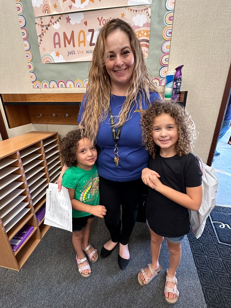 CLMariners's tweet photo. Our students are here for another fantastic school year at Claudia Landeen! Yesterday, our TK and Kindergarten families met their teachers. Today, students will get to know their classmates and start making some special memories at school! #Orientation #BackToSchool #MarinerPride https://t.co/NDwZP9s1wf