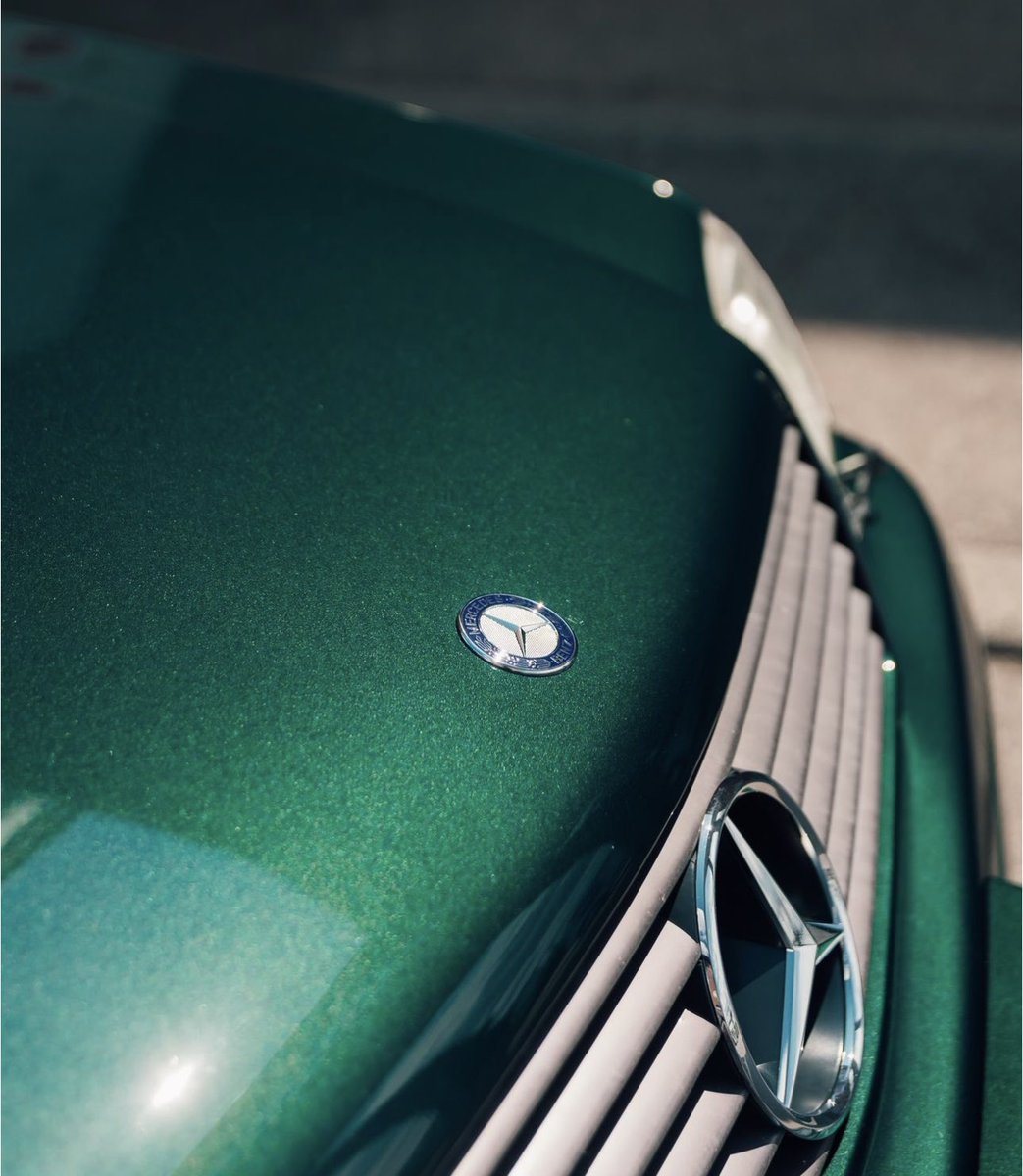 FlawlessSpec's tweet photo. Designo Alanite Green Mercedes-Benz SL73 AMG https://t.co/P1pUboRKhf