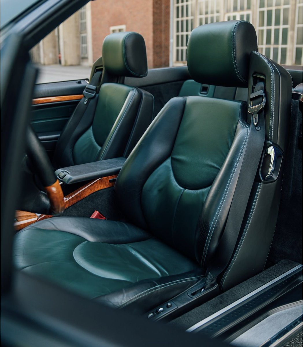 FlawlessSpec's tweet photo. Designo Alanite Green Mercedes-Benz SL73 AMG https://t.co/P1pUboRKhf