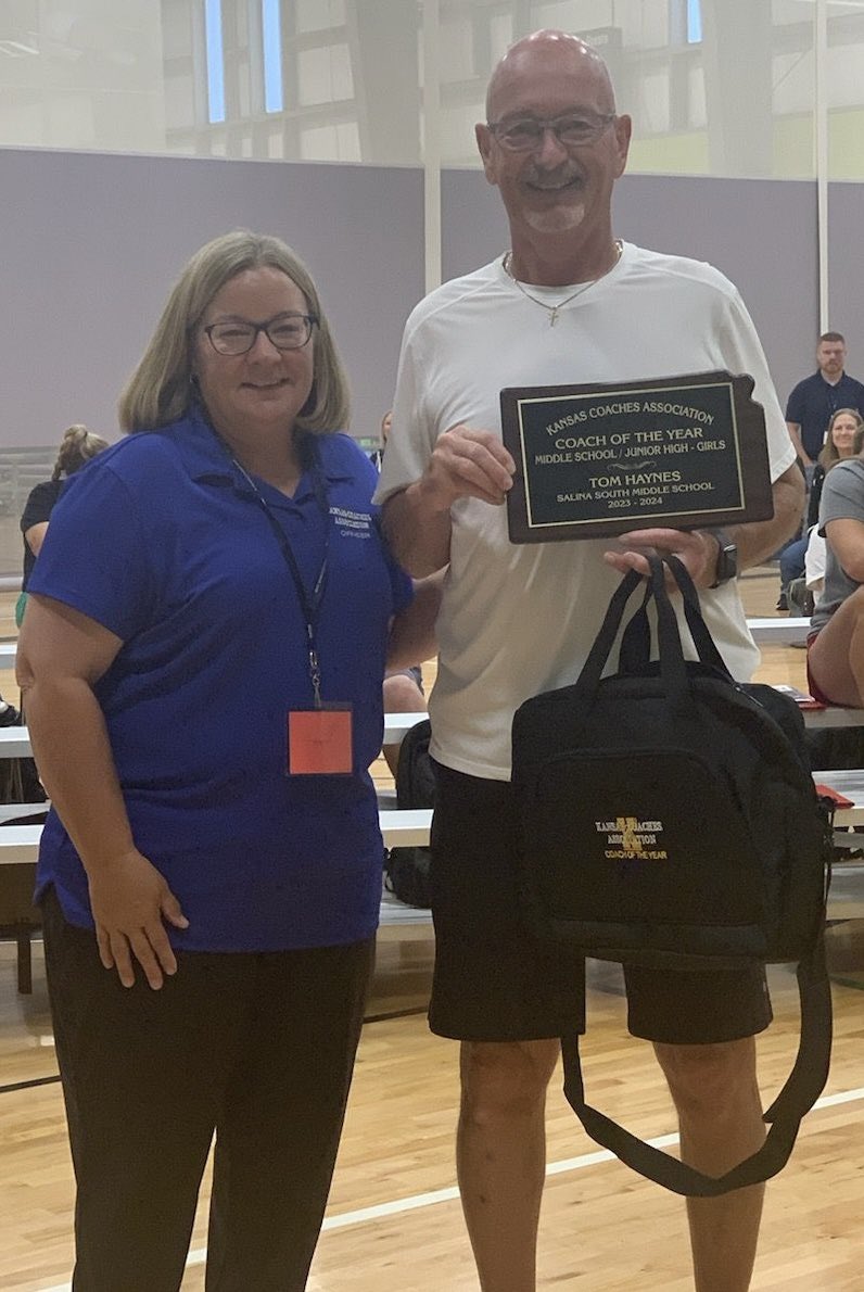 SalinaSouthGBB's tweet photo. Congrats to Coach Haynes for a well deserved honor! 

Middle School Girls Coach of the Year in Kansas!

Coach has been a steadfast advocate and coach in our program for years and such an asset to the Salina community. https://t.co/voeHvlOZ1f