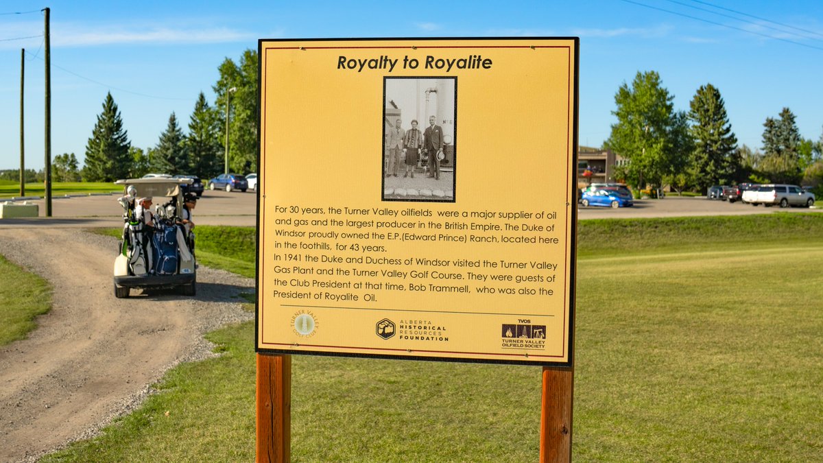TurnerValleyGC's tweet photo. Have you seen one of these signs on the course?
Have you seen them all?

Greeting you as you finish your round, this sign shares our #Royal history. In 1941, the Duke and Duchess of Windsor visited our course as guests of the Club President at the time, Bob Trammell! #ABhistory https://t.co/mmNbGeElEs